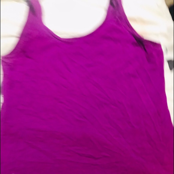 Size Large 5 item Bundle Tank Top & Tees - Picture 4 of 13